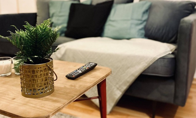 Andreasvorstadt Apartment | Renovated studio with balcony, WiFi, Netflix & kitchen near the city