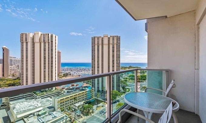 Ala Moana Apartment | Renovated, Stunning Ala Moana Partial Ocean View Studio 2324
