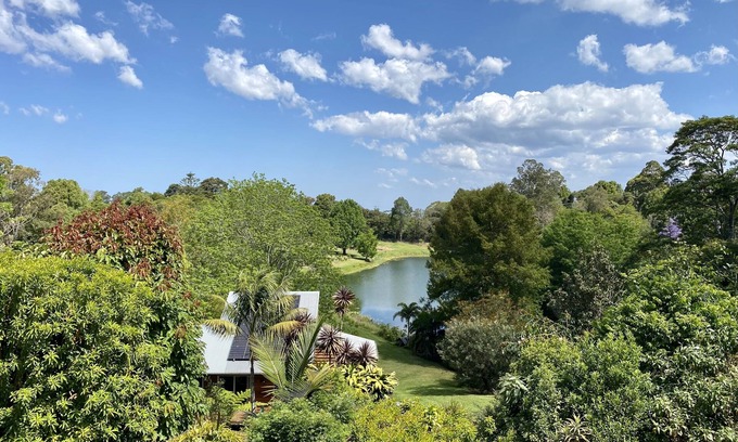 Maleny Cabin | Renovated Two Bedroom Lakeside Cabin