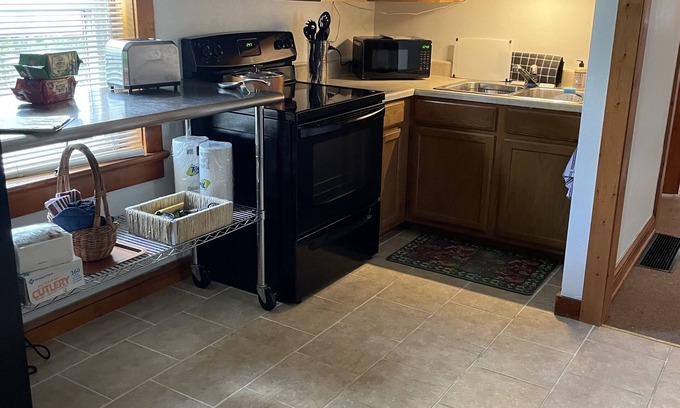 Williamsport Apartment | Rent by the month ,fully furnished.Centrally located, cozy & clean.