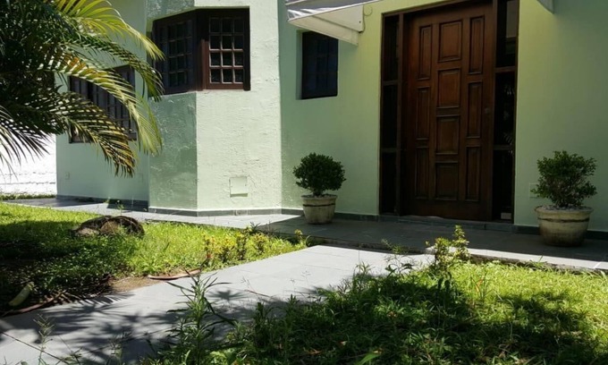 Guaiuba House | Rent for new year house with 5 suites