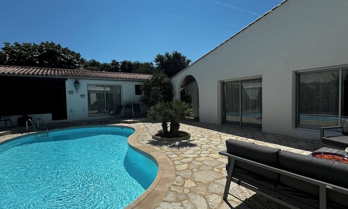 Ars-en-Re House | Rent villa on the beach in Ars en Ré (17) - heated pool - sleeps 9