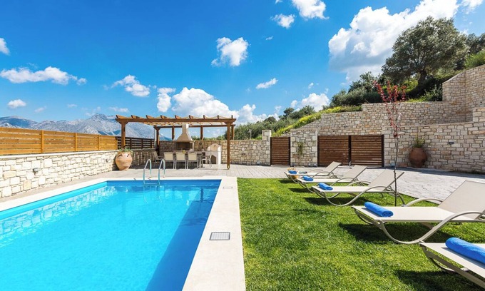 Geropotamos Villa | Renta Villa Georgios, with Pool, BBQ & Playground, Close to the beach