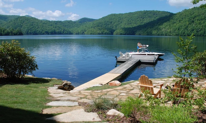 Topton House | Reserve your weekend for FALL-WINTER 2025 or book early for SUMMER 2026!