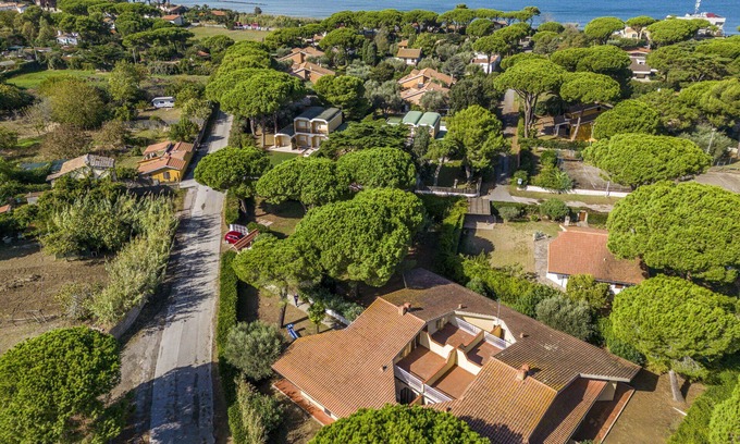 Santa Liberata Apartment | Residence in Giannella with 3 bedrooms sleeps 7