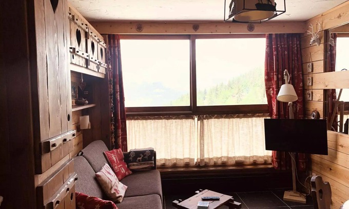 Arc-1600 Apartment | Residence Les Charmettes - Warm studio for 3 people in Arc 1600, with views of the Mont Blanc and close to the slopes and shops