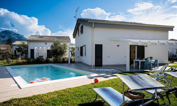 Piane Vecchie Villa | Residence Salinelle Beach VILLA LIPARI 1 with POOL