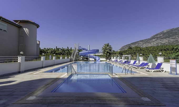 Seki Apartment | Residence w Balcony and Shared Pool 7 min to Coast