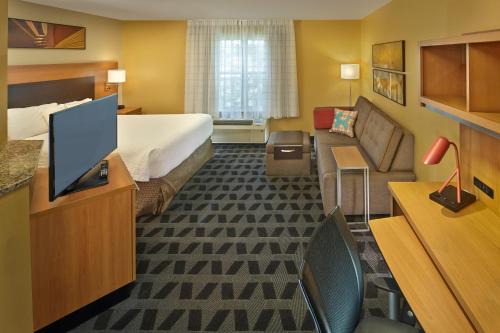 Tewksbury Hotel | Residences at Tewksbury