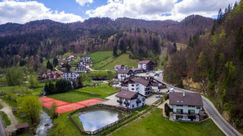 Moieciu de Jos Resort | Resort Cheile Gradistei Moieciu