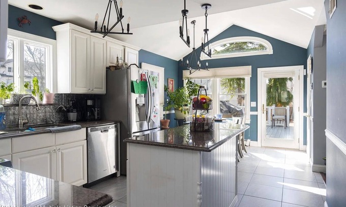 Woodrow House | Resort like Home W/Pool in NYC