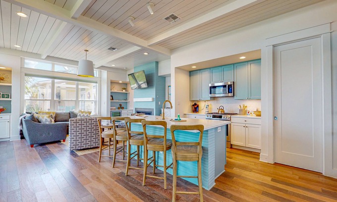 Port Aransas Cabin | Resort Pools, Golf Cart Boardwalk to Beach, Pet Friendly