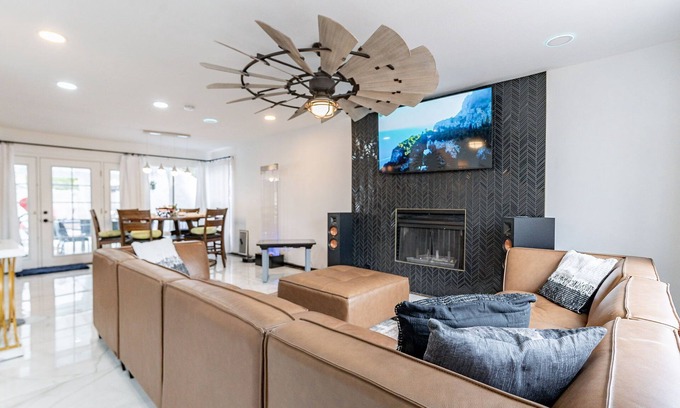Chandler House | Resort setting in Chandler Home with Free Heated Pool/Spa/Game Room/Mini Golf