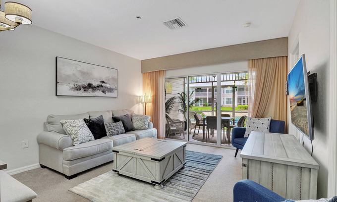 Naples Condo | Resort Style Condominium Community at Lely GreenLinks Golf Villas