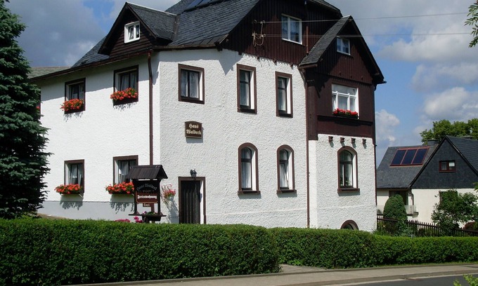 Barenfels Apartment | Rest and relaxation in a charming nature in every season!