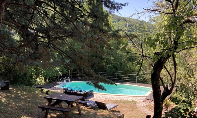 Cantobre House | Restored 17th century sheepfold with large grounds and private pool