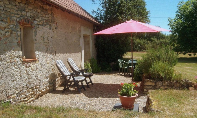 Lurcy-Levis Cottage | Restored farmhouse with air conditioning and garden