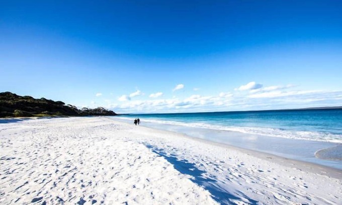 Erowal Bay House | Retro at the Bay - Experience beautiful Jervis Bay