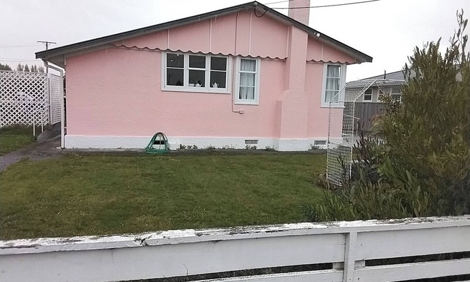 Solway Cottage | Retro cottage 40 Minutes to nearest beach n