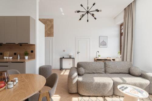 Srodmiescie Apartment | Retro Design Spot close to Off-Piotrkowska
