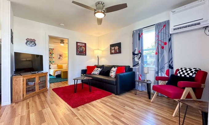 Coalinga House | Retro Rhythm Hideaway near Central Coalinga