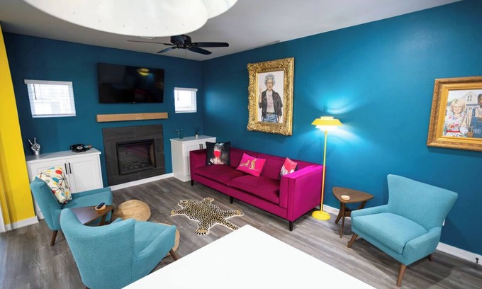 Broken Arrow House | Retro Rose Retreat - Walk to the Broken Arrow Rose District
