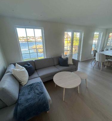 Flekkerøy House | Rett i sjøkanten