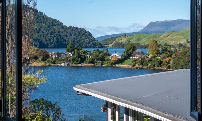 Lake Okareka House | RHUSLEY AT OKAREKA THE LEVEL OF COMFORT AND THE VIEWS FROM HERE ARE OUTSTANDING