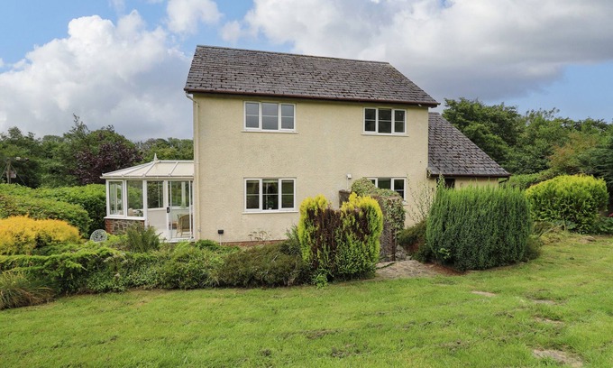 Bethania Cottage | RHYDYGROES, pet friendly, character holiday cottage in Felinfach