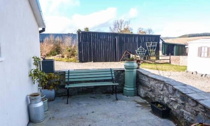 Tomintoul Cottage | RIEMORE, pet friendly, character holiday cottage in Tomintoul