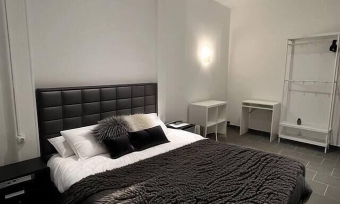 Charleroi Apartment | Rive Gauche B center - train station - airport