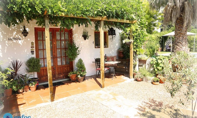 Tivenys Bed & Breakfast | River Ebro Holidays Casa Siempre B&B with Private Swimming Pool Near Tortosa.