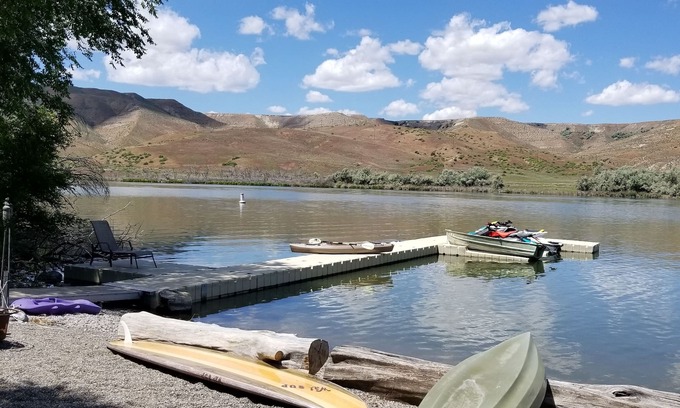 Hagerman Cabin | RIVER FRONT CABIN IN HAGERMAN PARADISE. USE KAYAKS TO ENJOY.