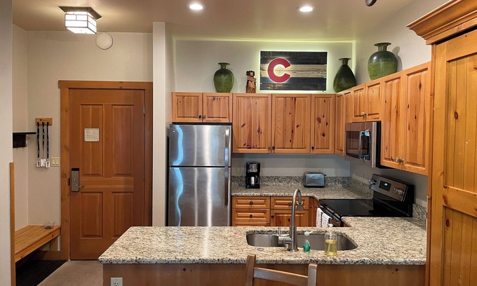 River Run Condo | River Run Condo, 5 Minute Walk To The Gondola. 1 bed, 1 bath, sleeps 6