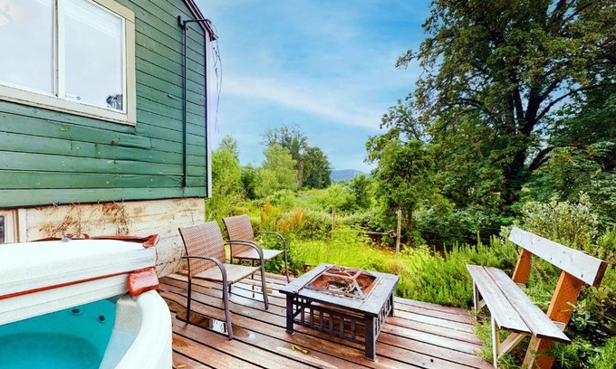 Thurston House | River View House