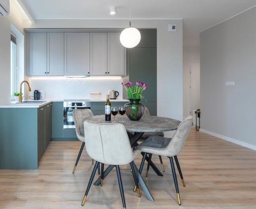 Ilawa Apartment | River View - widok na wodę, parking w hali, winda, 3pok i 5 łóżek, klima, Netflix i Max, centrum