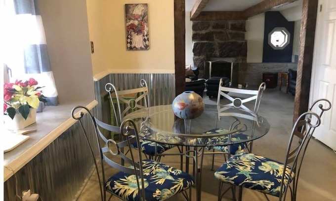 Madison House | River Views from Every Room! Clean, Fun, Secluded, but close to town.