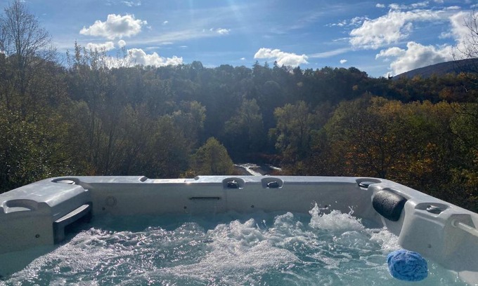 Vetraz-Monthoux Villa | River Villa with amazing view + Jacuzzi, Garden, Forest access