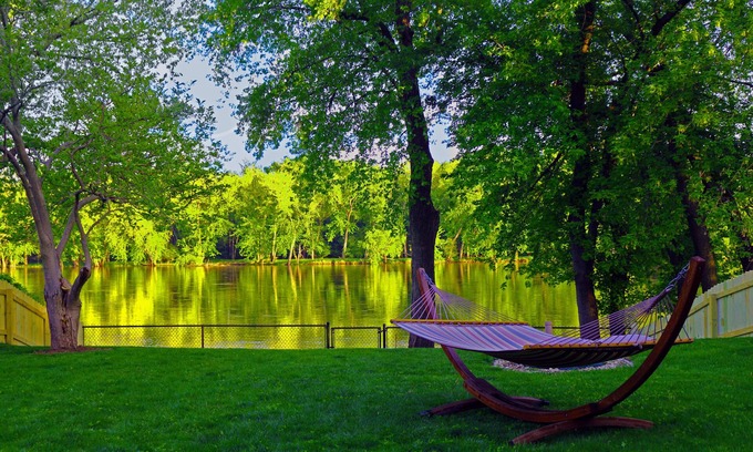 Rockford House | Riverfront cabin on Rock River
