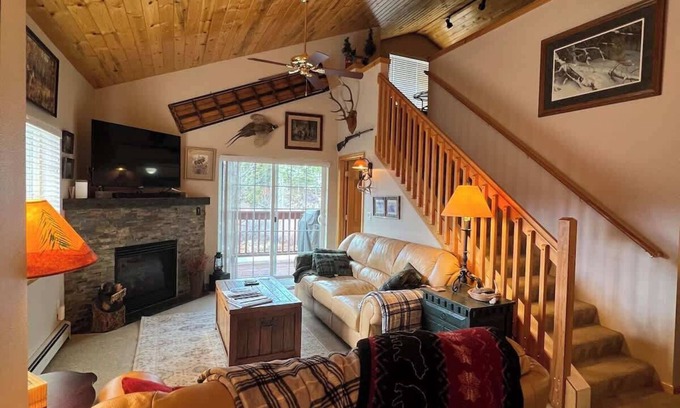 Breckenridge Condo | Riverfront Condo – Relax to the Sounds of Nature