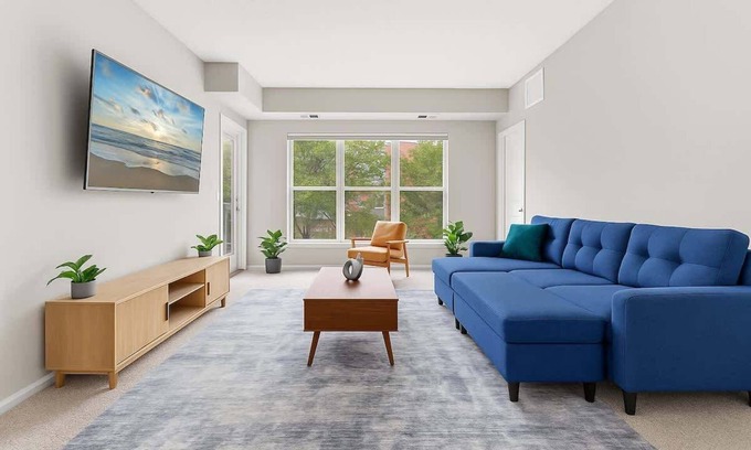 West Seventh Apartment | RiverNest 2BR | 2 Queens+ Xcel Arena +Free Parking