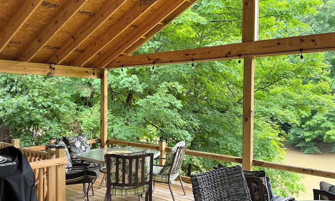 Austinburg Cottage | Rivers Nest -Breathtaking Fall