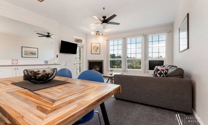 East Kootenay Condo | Riverside Twin "A" | Balcony | King Bed | Spacious