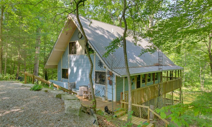 Scipio House | Riverside Cabin w/3 Decks in North Vernon!