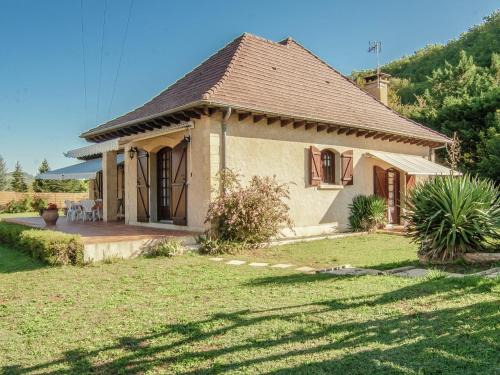 Condat-sur-Vezere Villa | Riverside Charm in Périgord Noir