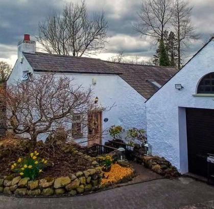 Ballyclare House | Riverside Cottage at Logwood Mill