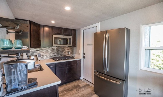 Anderson Apartment | Riverside Haven | Sac River + BBQ + 180* Views + WiFi