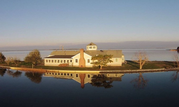Fishing Creek House | Riverside Lodge Bed & Breakfast on the Honga River UNIT E