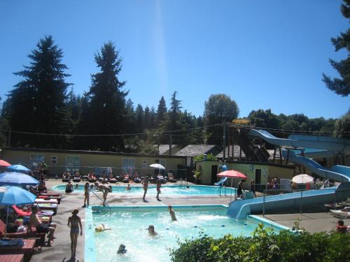 Regional District of Nanaimo Resort | Riverside Resort & RV Park