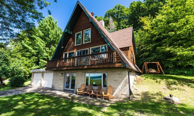 Vernon County Ski Chalet | Riverview Cabin home!